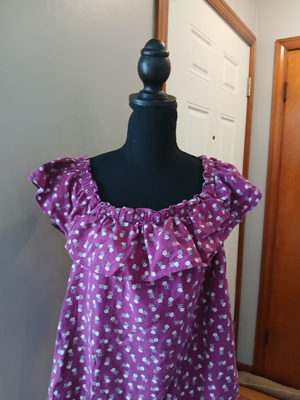 LOFT Linen Blend Purple Floral Ruffle-Neck Camisole Women's M - Picture 3 of 8